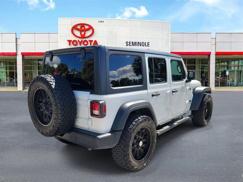 Used 2020 Jeep Wrangler Unlimited Sport image 3