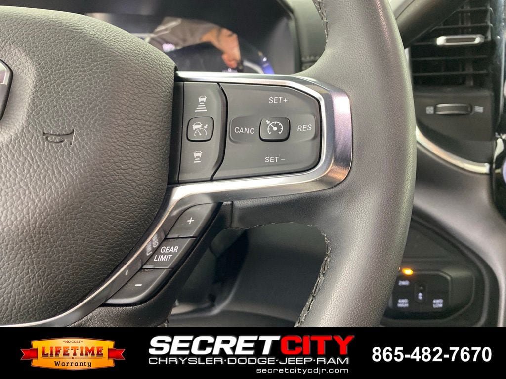 Used 2026 RAM 2500 Laramie AWD/4WD image 15