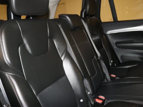 Used 2022 Volvo XC90 T5 Momentum image 79