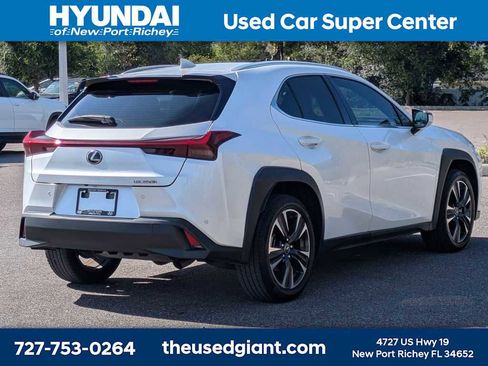 Used 2023 Lexus UX 250h FWD w/ Accessory Package (Z2) image 5
