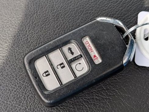 Used 2018 Honda Accord Touring image 32