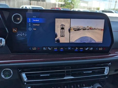 New 2026 Chevrolet Traverse RS w/ LPO, Floor Liner Package FWD image 24