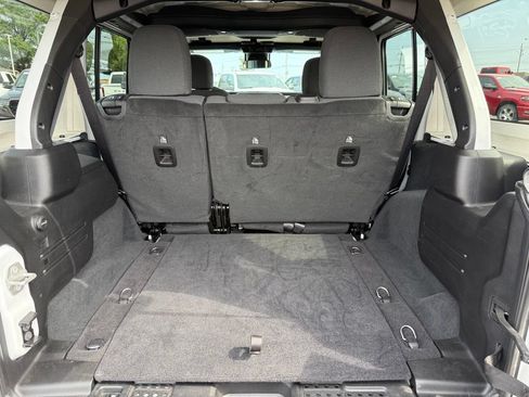 Used 2024 Jeep Wrangler Unlimited Sport AWD/4WD image 7