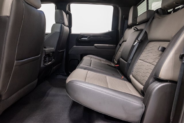 Used 2022 Chevrolet Silverado 1500 ZR2 w/ Technology Package AWD/4WD image 24