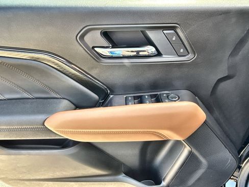 New 2025 GMC Canyon AT4 w/ Nightfall Edition image 15