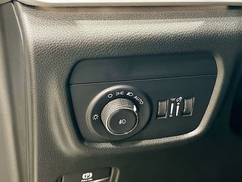 New 2025 Jeep Grand Cherokee L Limited w/ Black Appearance Package image 19