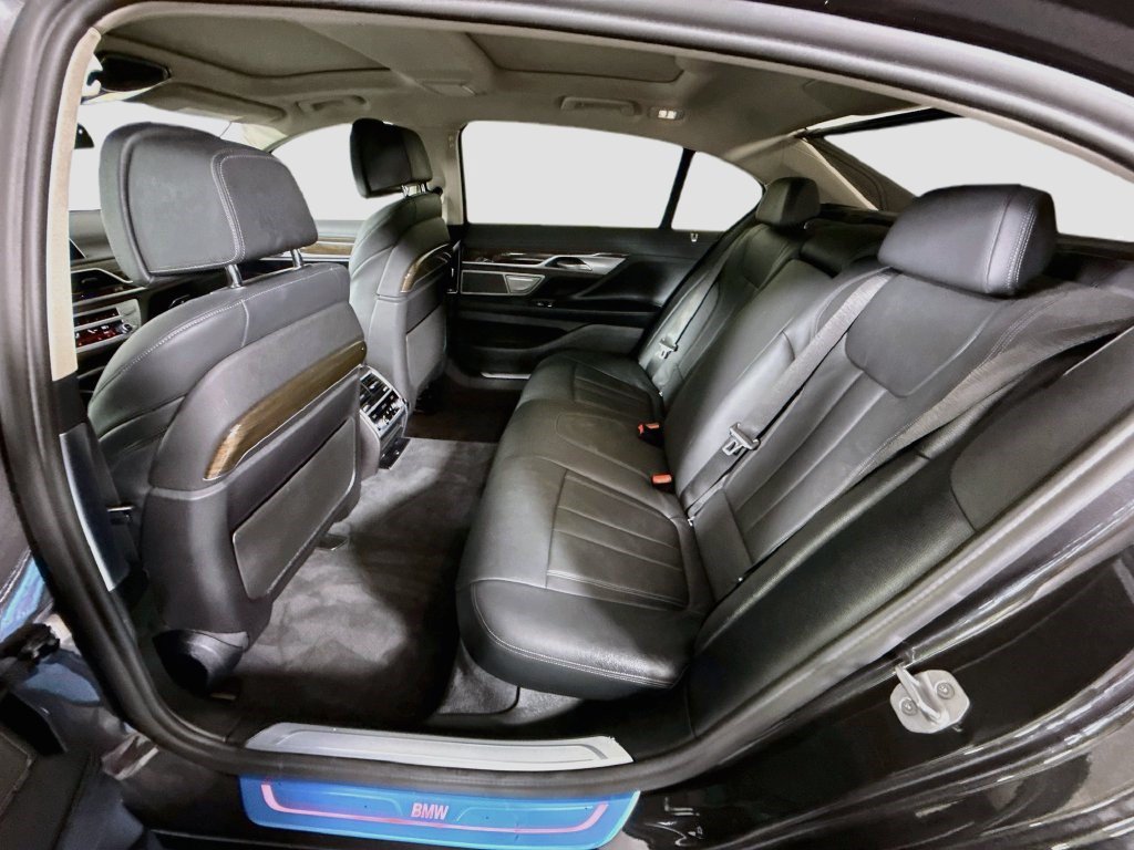 Used 2022 BMW 740i RWD image 24