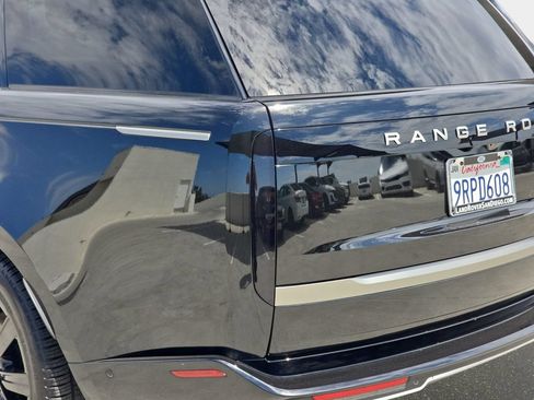 Used 2025 Land Rover Range Rover Long Wheelbase SE AWD/4WD image 37