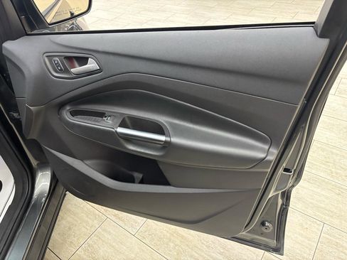 Used 2017 Ford Escape Titanium w/ Equipment Group 301A FWD image 18