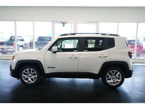 Used 2017 Jeep Renegade Latitude image 4