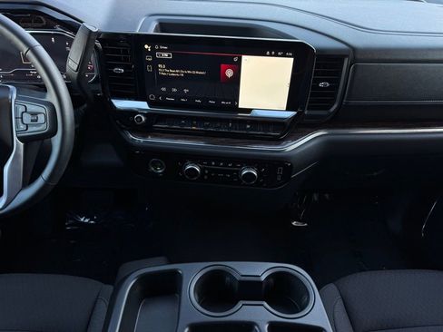 Used 2024 GMC Sierra 1500 SLE image 24