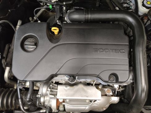 Used 2020 Chevrolet Malibu LT FWD image 30
