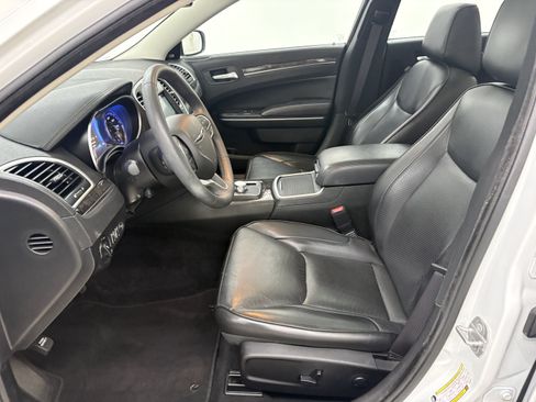 Used 2023 Chrysler 300 Touring L w/ Popular Equipment Group RWD image 11