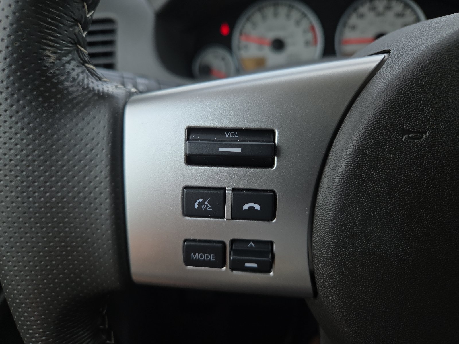 Used 2021 Nissan Frontier PRO-4X w/ Pro-4x Utility Package AWD/4WD image 19