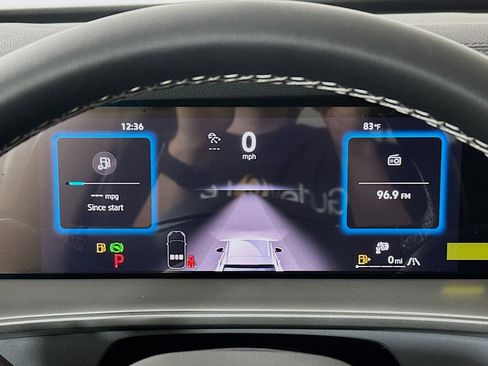 New 2025 Volkswagen Tiguan SE image 12