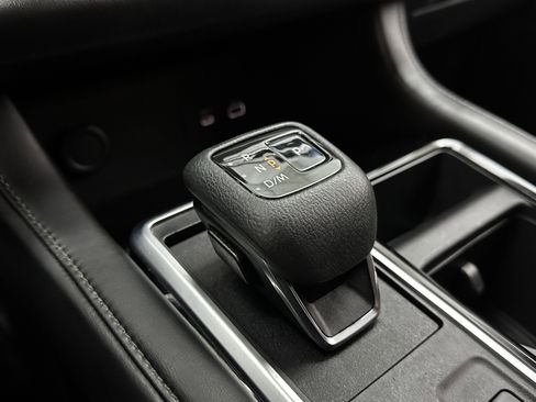 Used 2022 Nissan Pathfinder SL image 16