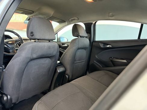 Used 2018 Chevrolet Cruze LT image 19