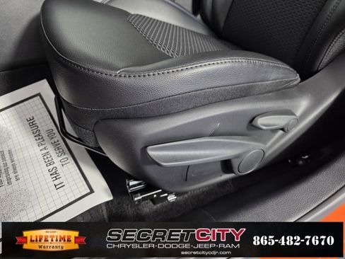 New 2026 Jeep Compass Latitude image 14