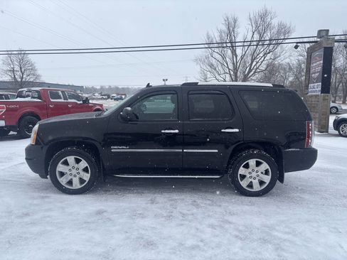Used 2013 GMC Yukon Denali image 2