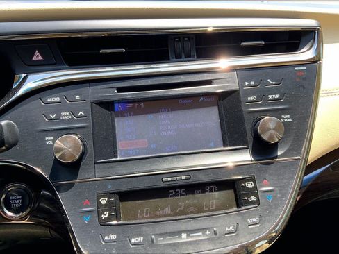 Used 2013 Toyota Avalon XLE FWD image 6
