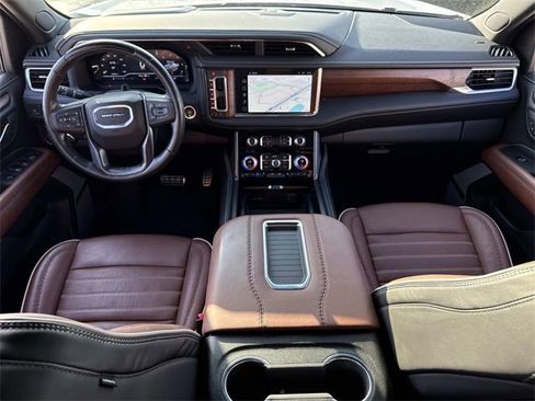 Used 2023 GMC Yukon Denali Ultimate image 21
