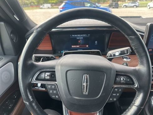 Used 2024 Lincoln Navigator Reserve image 15