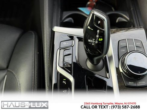 Used 2022 BMW M550i xDrive w/ Executive Package image 29