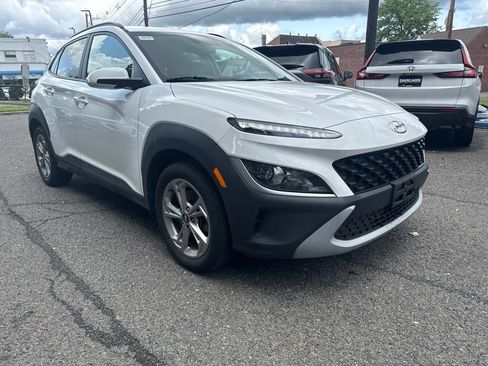 Used 2023 Hyundai Kona SEL w/ Cargo Package AWD/4WD image 3