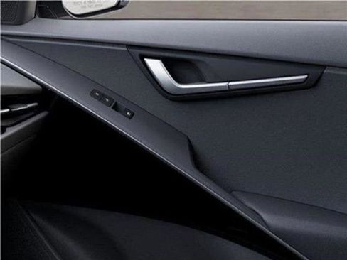 New 2025 Kia Niro EX Touring image 79