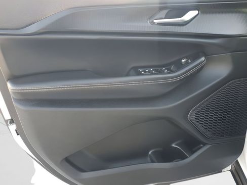 Used 2025 Jeep Grand Cherokee L Altitude image 41