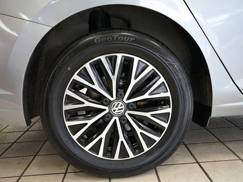 Used 2021 Volkswagen Jetta S w/ Driver Assistance Package image 48