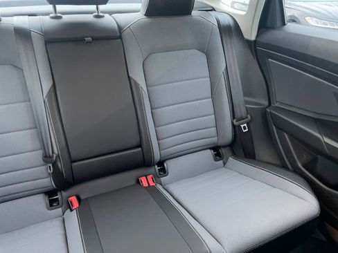 Used 2025 Volkswagen Jetta SE image 36