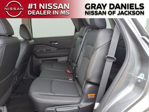 New 2026 Nissan Pathfinder SL FWD image 26