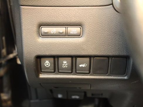 Used 2018 Nissan Murano SV AWD/4WD image 15