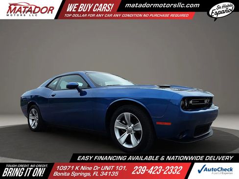 Used 2021 Dodge Challenger SXT RWD image 3