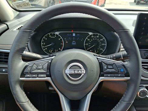 Certified 2024 Nissan Altima 2.5 SV w/ SV Premium Package FWD image 21