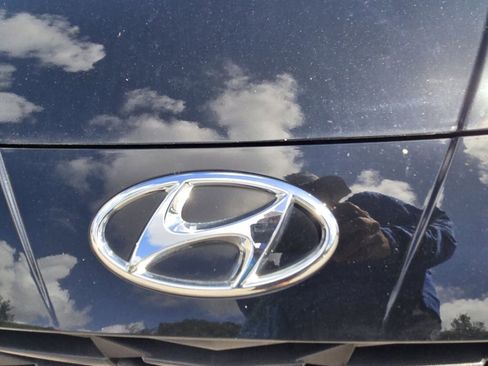 Used 2023 Hyundai Elantra SEL FWD image 10