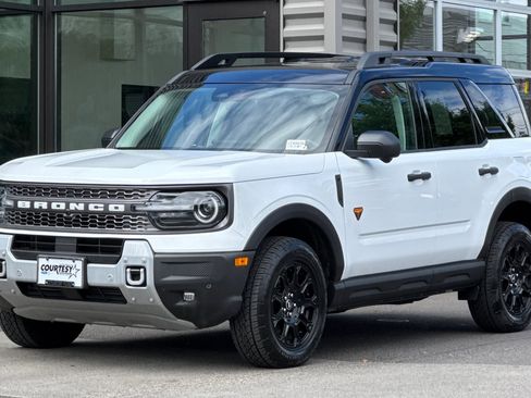 Used 2025 Ford Bronco Sport Badlands AWD/4WD image 8