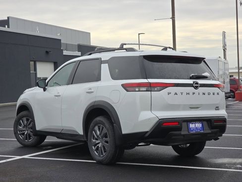 New 2026 Nissan Pathfinder SV image 7