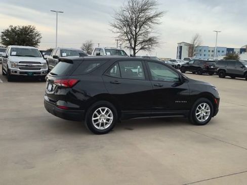 Used 2023 Chevrolet Equinox LS image 9