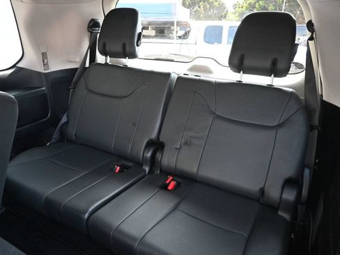 Used 2017 Lexus LX 570 4WD w/ Luxury Package image 20