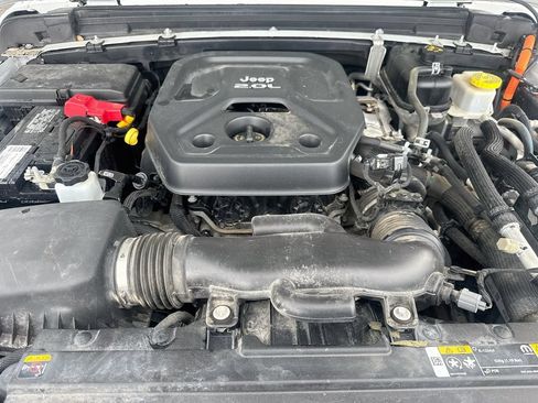 Used 2023 Jeep Wrangler Unlimited Rubicon 4xe w/ Cold Weather Group AWD/4WD image 32
