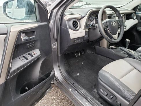 Used 2014 Toyota RAV4 Limited image 8