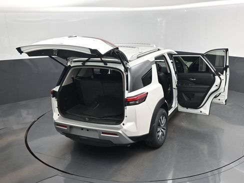 Used 2024 Nissan Pathfinder SL image 29