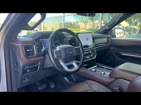 Used 2024 Ford Expedition Max Limited AWD/4WD image 8