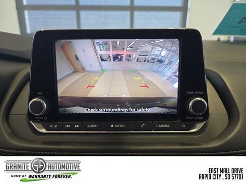 Used 2025 Nissan Rogue SV AWD/4WD image 21