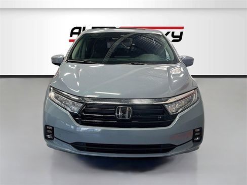 Used 2023 Honda Odyssey Touring image 2