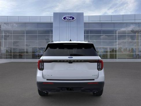 New 2026 Ford Explorer Active AWD/4WD image 8