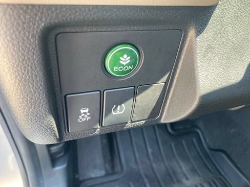 Used 2022 Honda HR-V LX image 15