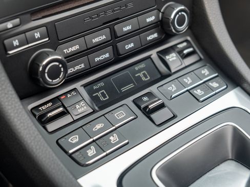 Certified 2017 Porsche 911 Carrera RWD image 24